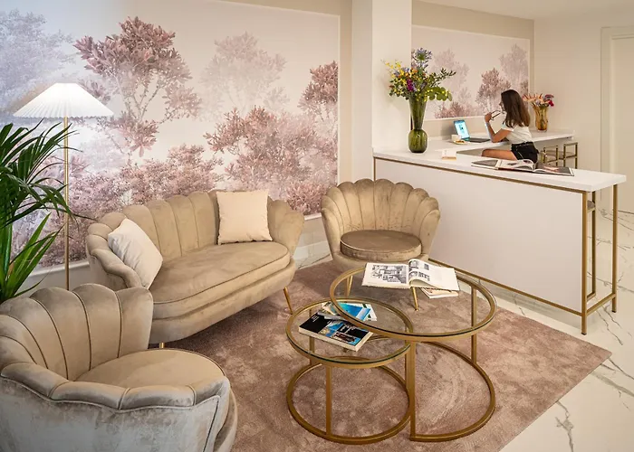 ベッド・アンド・ブレックファスト Secrete